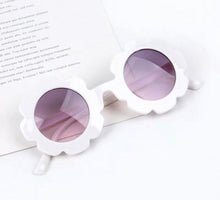 Load image into Gallery viewer, Flower Sunglasses for Kids and Toddlers, Eyewear for Babies, Child Sunglasses.
