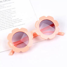 Load image into Gallery viewer, Flower Sunglasses for Kids and Toddlers, Eyewear for Babies, Child Sunglasses.
